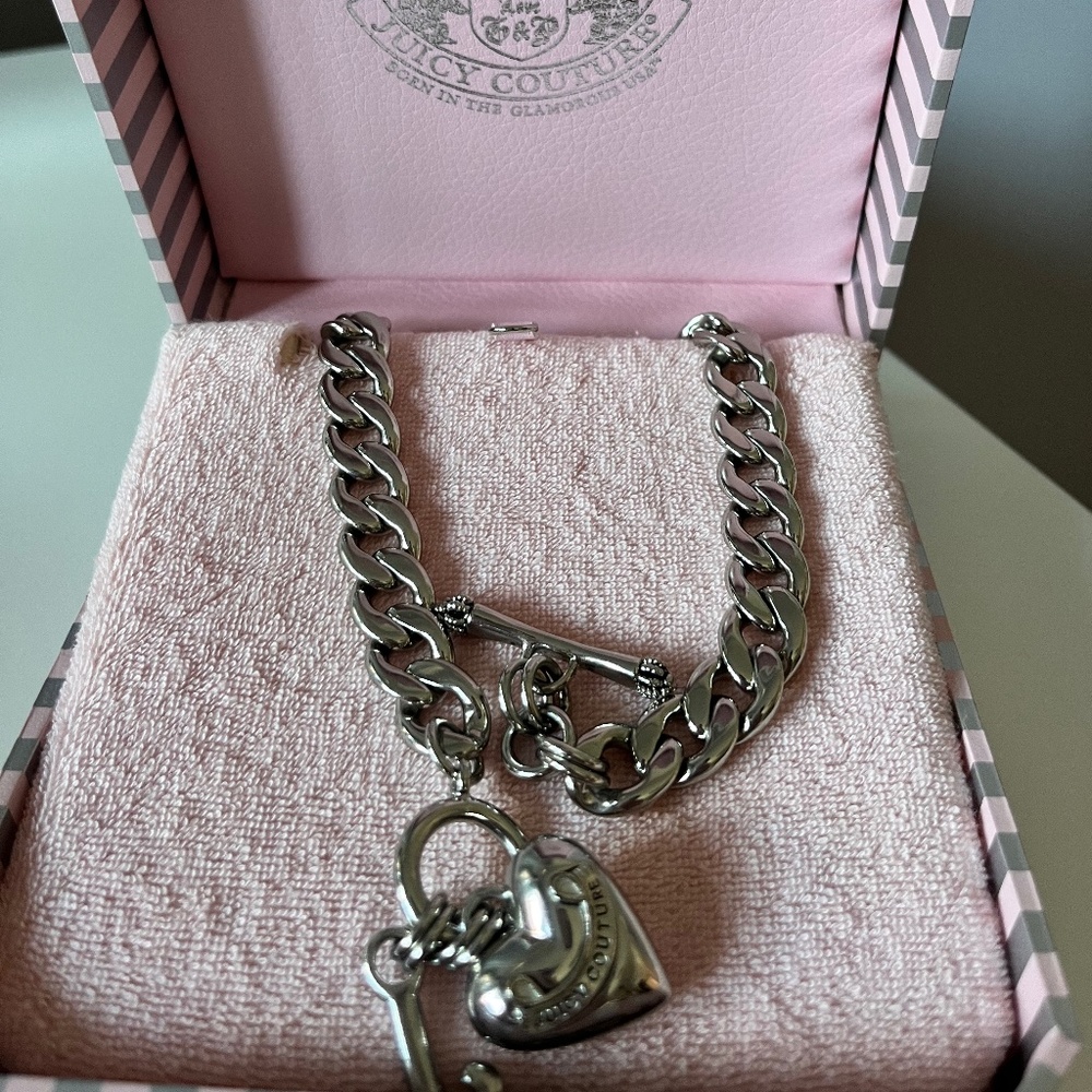 Juicy couture necklace